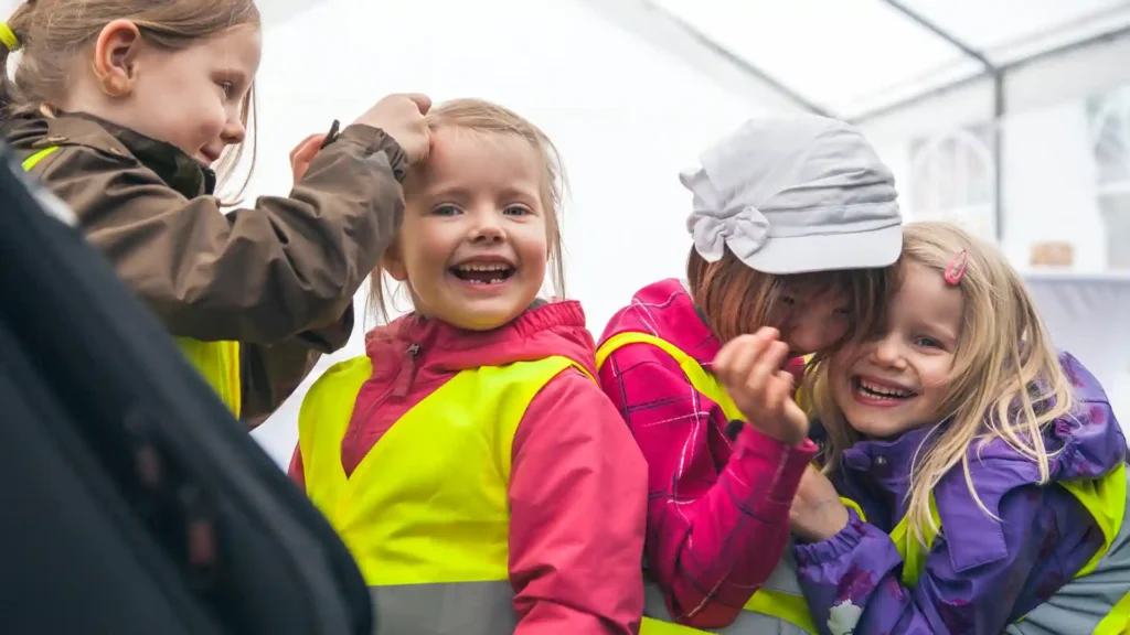 Kita Flughörnchen, Spatenstich, Kindergruppe